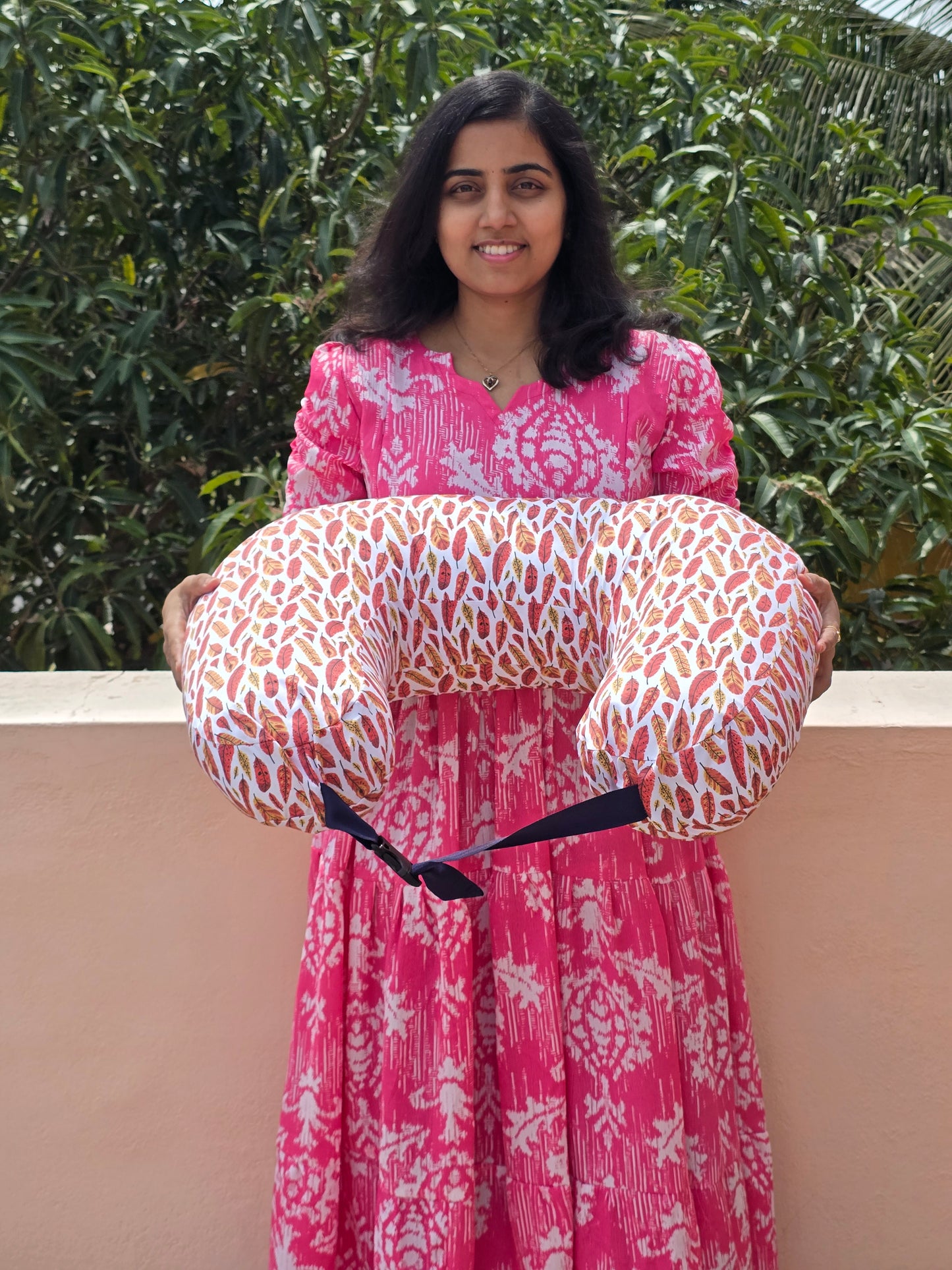 Feeding Pillow with belt- White and Brown Leaves