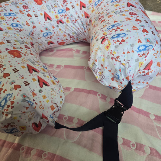 Feeding Pillow with belt - White and Red hearts