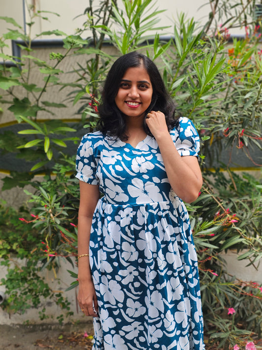 Green White Flowers Feeding Kurti with Zip with Full Lining