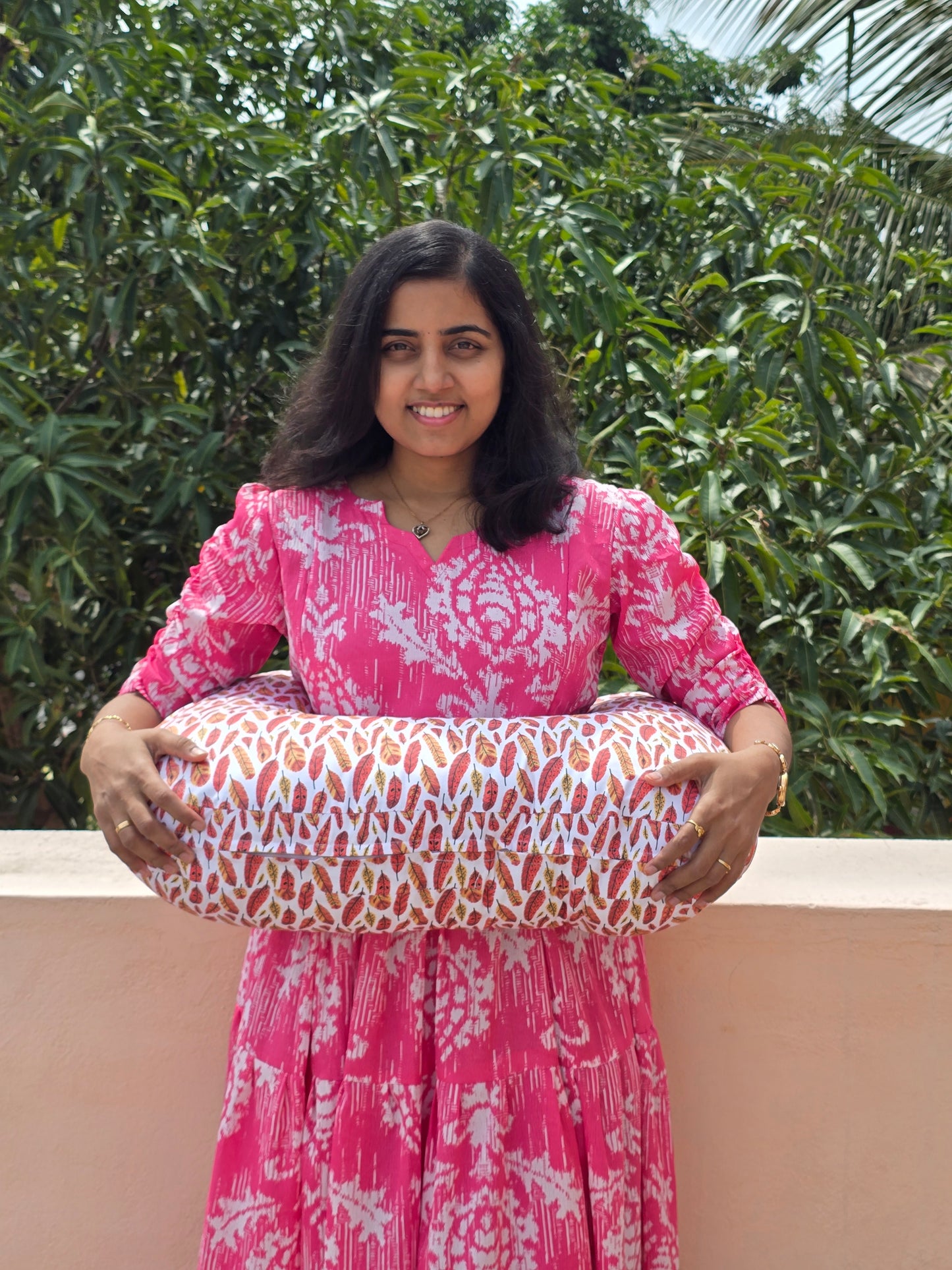 Feeding Pillow with belt- White and Brown Leaves