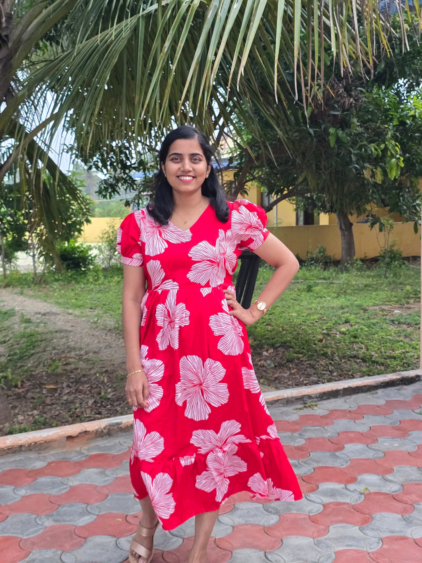 Red and White flower Feeding Maxi with Zip and Full Lining