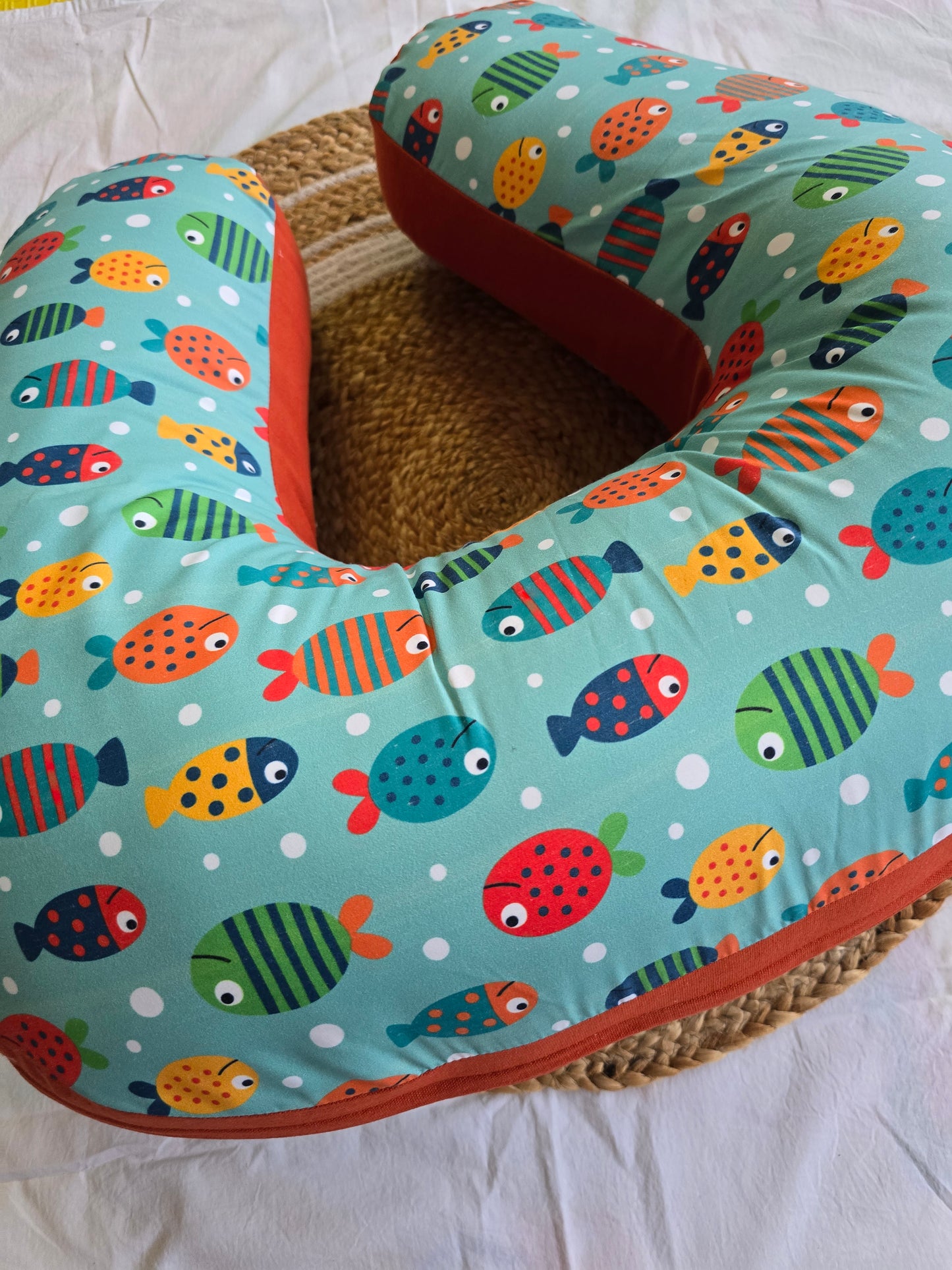 Feeding Pillow - Red and Blue Fish