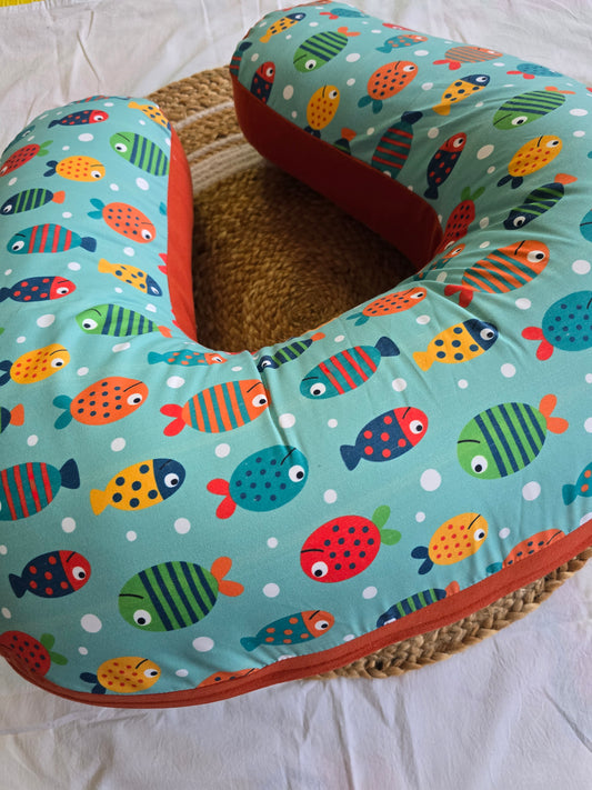 Feeding Pillow - Red and Blue Fish