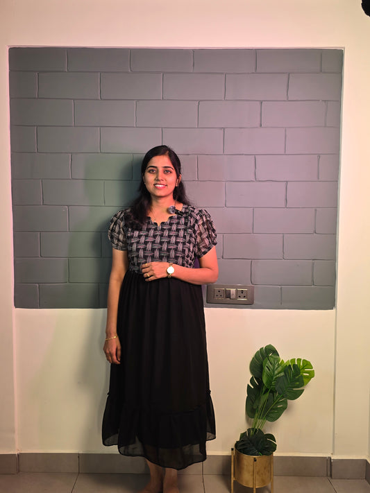 Black dual tone Feeding Maxi with Zip and Full Lining